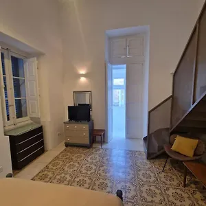 https://convenient-second-floor-fully-equipped-apt.qawrahotelsmalta.org