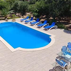 https://stunning-villa-with-pool-table-tennis-table-soccer-and.qawrahotelsmalta.org
